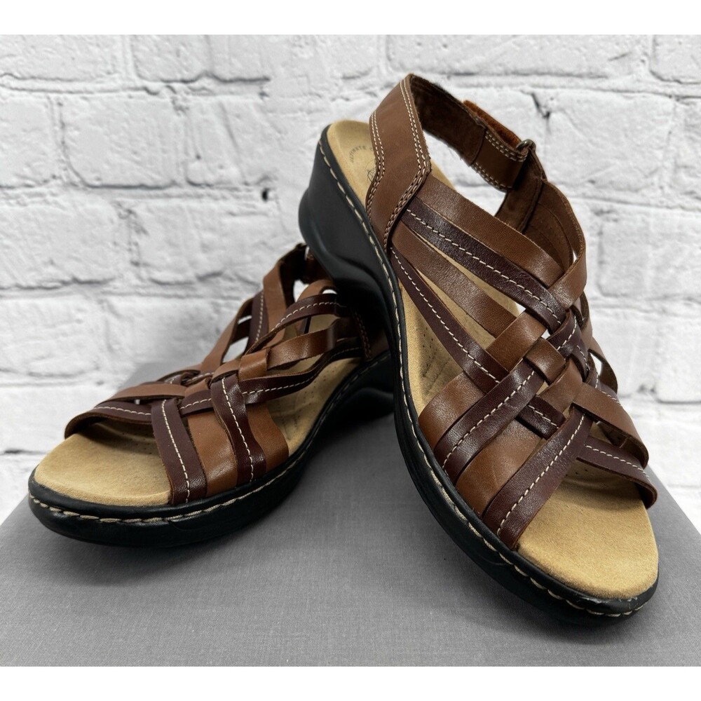 Clarks Collection Lexi Carmen Sandals Women's 10M Tan Leather Strappy